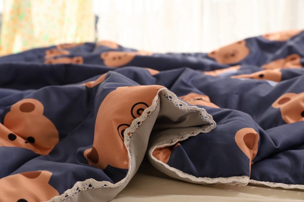 91家纺网 家纺一手货源 找家纺 慕尚 2025新款实拍水洗小花边夏被 小熊先生