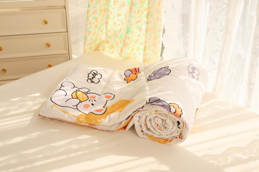 91家纺网 家纺一手货源 找家纺 慕尚 2025新款实拍水洗小花边夏被 奇幻星球