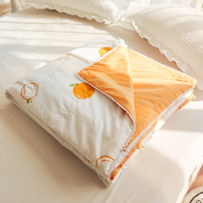 91家纺网 家纺一手货源 找家纺 慕尚 2025新款实拍水洗小花边夏被 爆爆橙