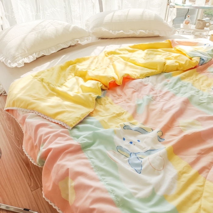 91家纺网 家纺一手货源 找家纺 慕尚 2025新款实拍水洗小花边夏被 小熊宝