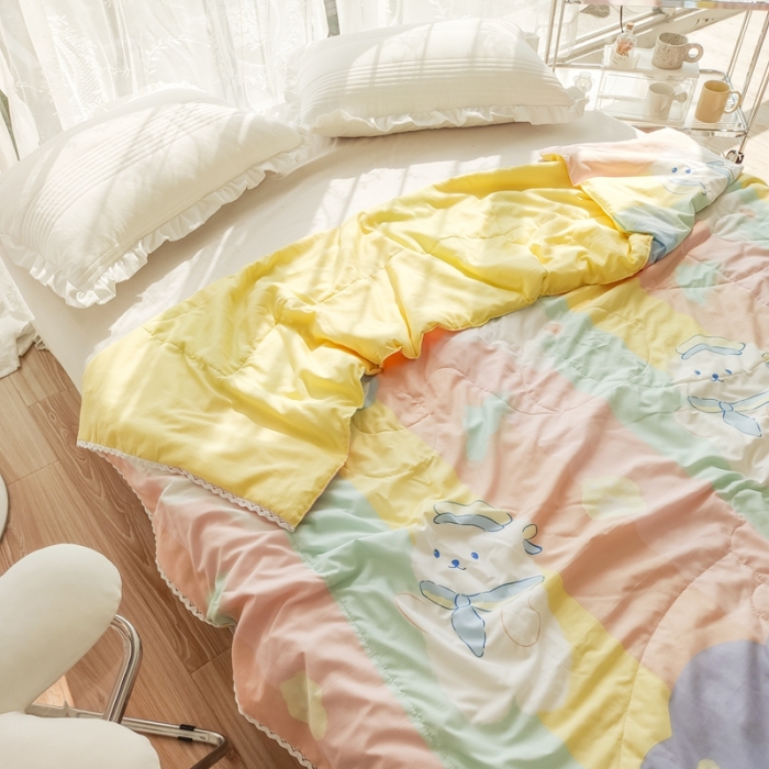 91家纺网 家纺一手货源 找家纺 慕尚 2025新款实拍水洗小花边夏被 小熊宝