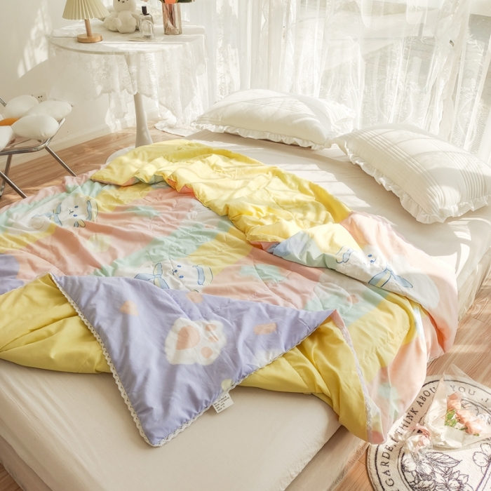 91家纺网 家纺一手货源 找家纺 慕尚 2025新款实拍水洗小花边夏被 小熊宝