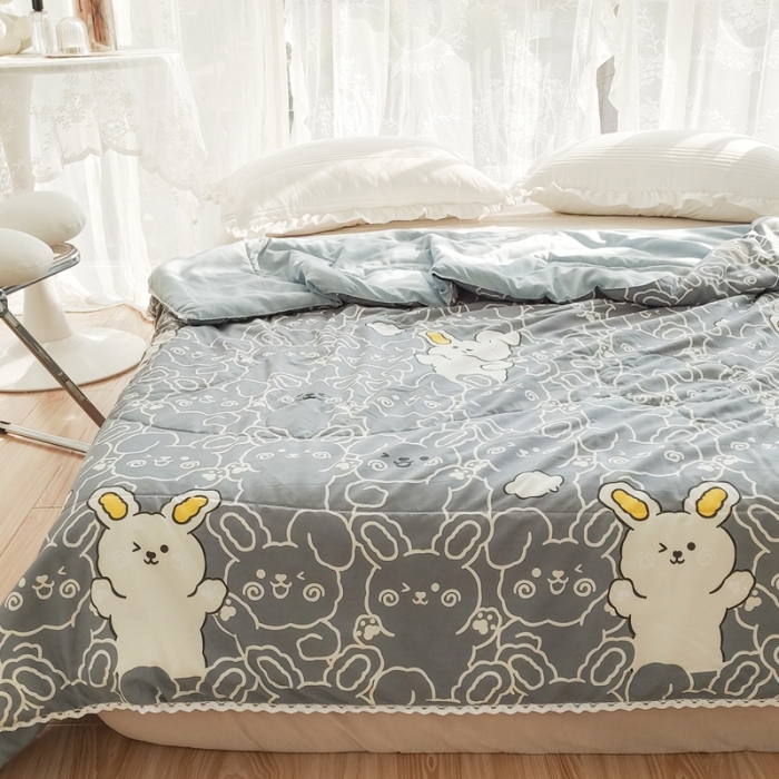 91家纺网 家纺一手货源 找家纺 慕尚 2025新款实拍水洗小花边夏被 幸运兔