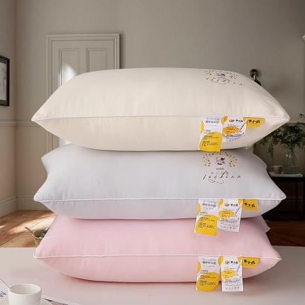 91家纺网 家纺一手货源 找家纺 2023皇冠之家爆款牛小白系列枕芯枕头 豆沙