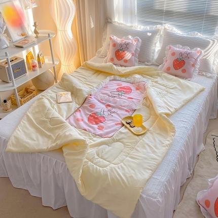 慕澄2022新款小清新花边款抱枕被直播赠品 草莓小兔