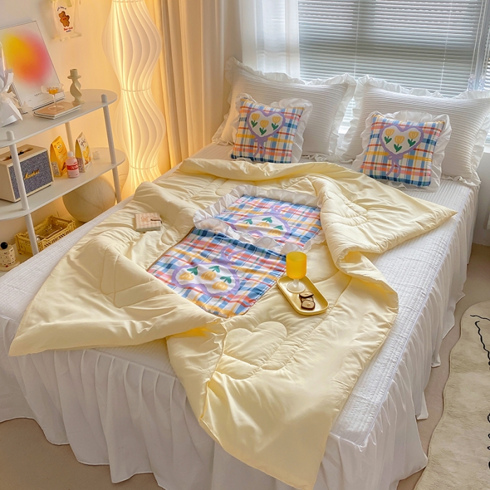 91家纺网 家纺一手货源 找家纺 慕澄2022新款小清新花边款抱枕被直播赠品 格格花