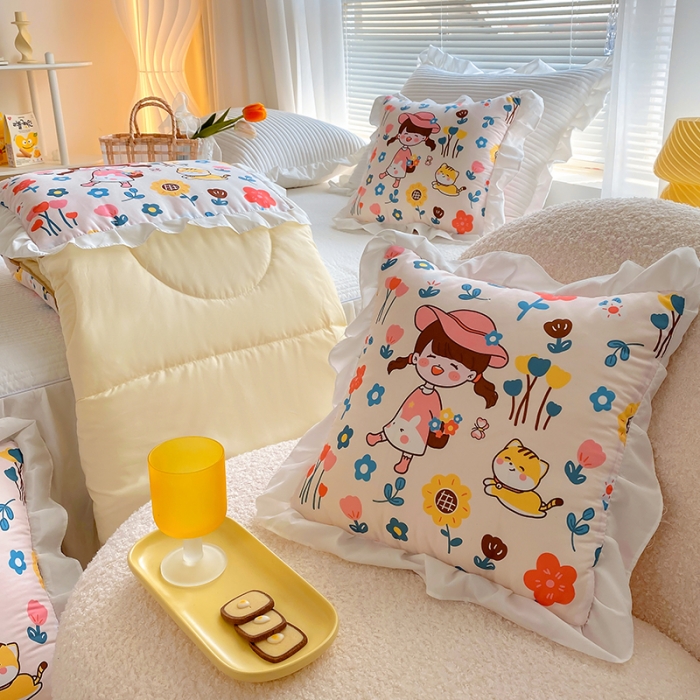 91家纺网 家纺一手货源 找家纺 慕澄2022新款小清新花边款抱枕被直播赠品 花仙子