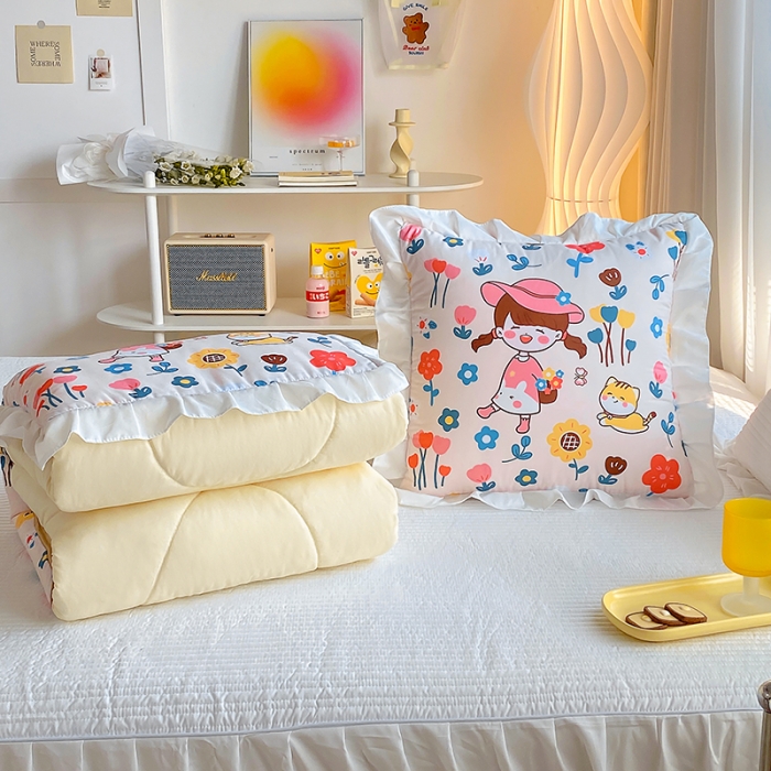 91家纺网 家纺一手货源 找家纺 慕澄2022新款小清新花边款抱枕被直播赠品 花仙子