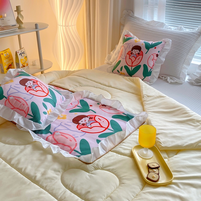 91家纺网 家纺一手货源 找家纺 慕澄2022新款小清新花边款抱枕被直播赠品 花园