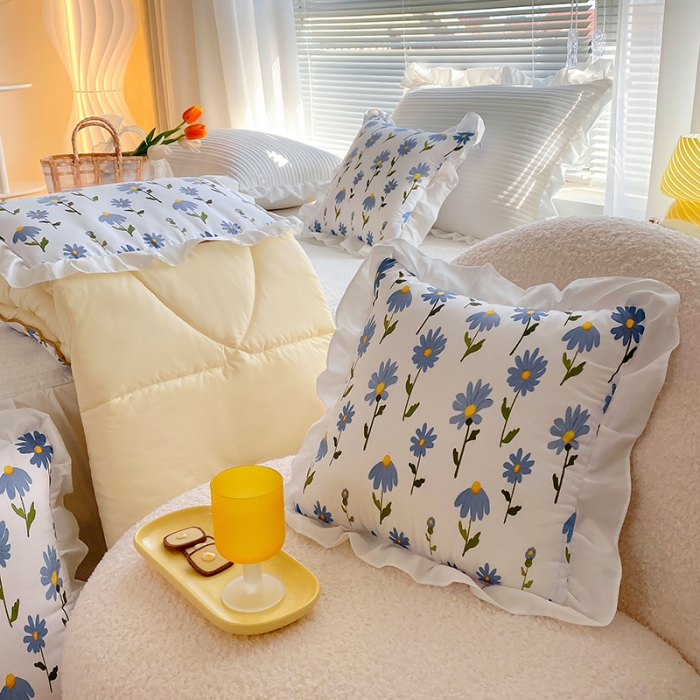 91家纺网 家纺一手货源 找家纺 慕澄2022新款小清新花边款抱枕被直播赠品 小兰花