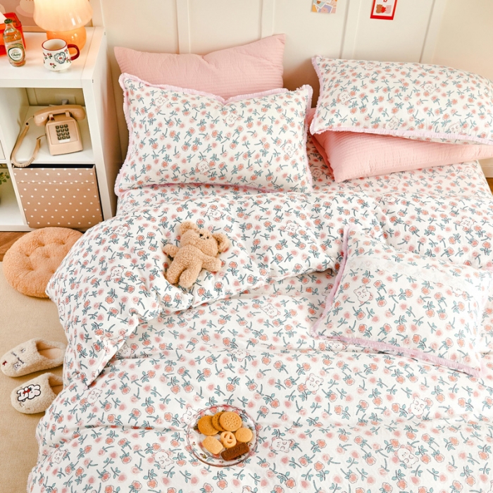 91家纺网 家纺一手货源 找家纺 亲亲公主2025新款小清新碎花韩版花边双层纱四件套 玫瑰小熊