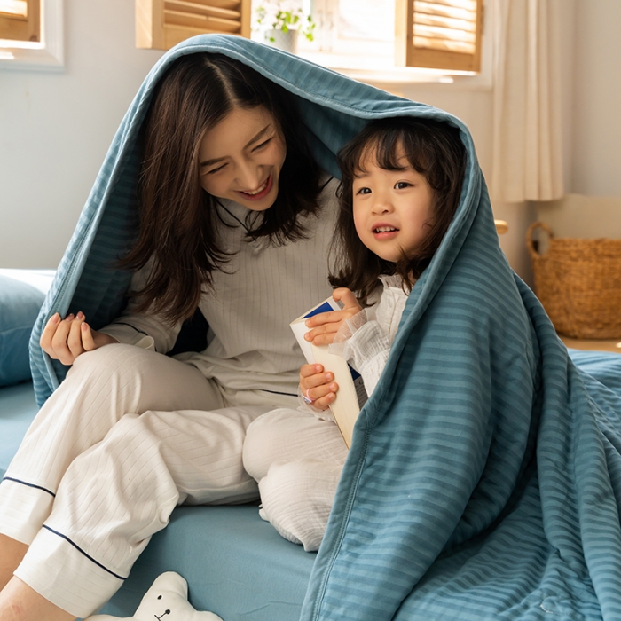 91家纺网 家纺一手货源 找家纺 2022新款全棉针织条纹夏被&amp;春秋被 海蓝细条