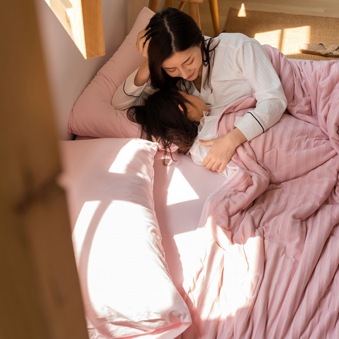 91家纺网 家纺一手货源 找家纺 2022新款全棉针织条纹夏被&amp;春秋被 莎粉中条