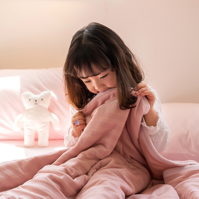 91家纺网 家纺一手货源 找家纺 2022新款全棉针织条纹夏被&amp;春秋被 莎粉中条