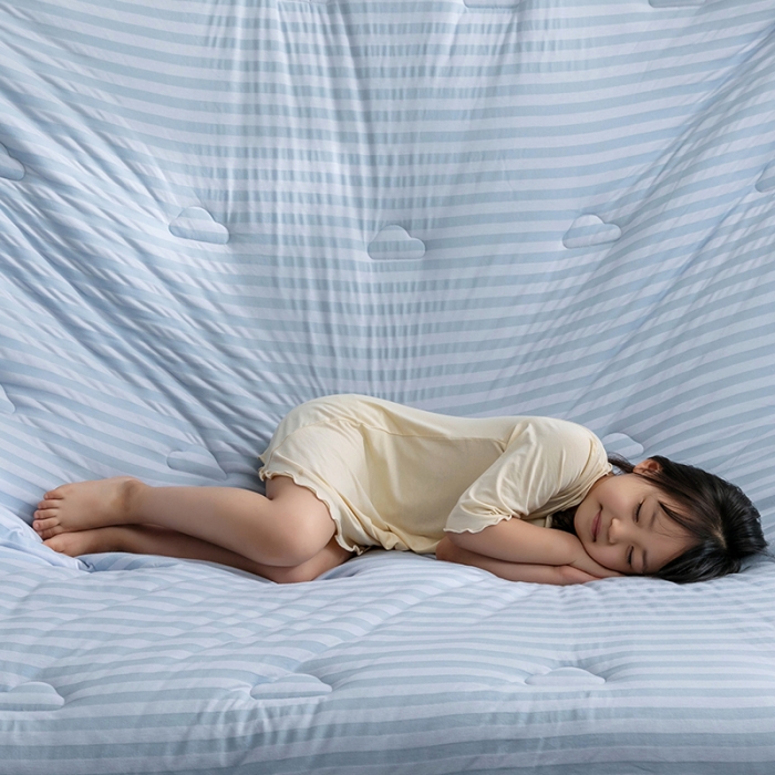 91家纺网 家纺一手货源 找家纺 2022新款全棉针织条纹夏被&amp;春秋被 婴儿蓝中条