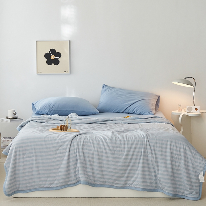 91家纺网 家纺一手货源 找家纺 2022新款全棉针织条纹夏被&amp;春秋被 婴儿蓝中条