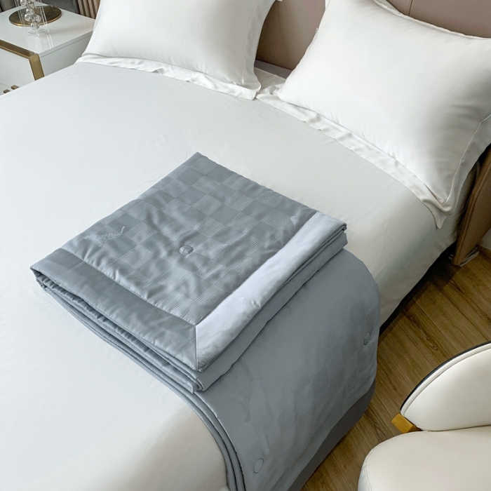 91家纺网 家纺一手货源 找家纺 榻尚 2023新款天丝提花夏被夏凉被20%蚕丝 豹 蓝灰