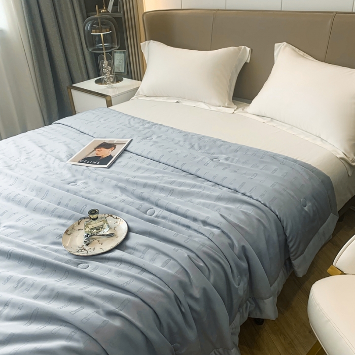 91家纺网 家纺一手货源 找家纺 榻尚 2023新款天丝提花夏被夏凉被20%蚕丝 口红 蓝灰