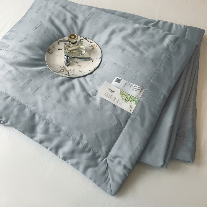 91家纺网 家纺一手货源 找家纺 榻尚 2023新款天丝提花夏被夏凉被20%蚕丝 口红 蓝灰