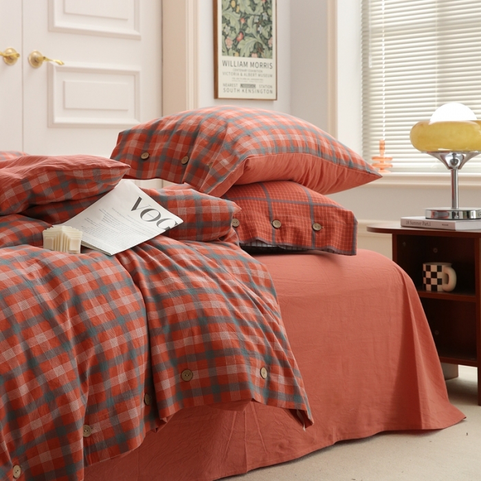 91家纺网 家纺一手货源 找家纺 榻尚 经典田园格子全棉色织水洗棉四件套 森羽（红小格）