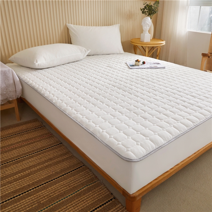 91家纺网 家纺一手货源 找家纺 雪云美A类全棉色织水洗棉床笠夹棉床罩三件套可定制白白白