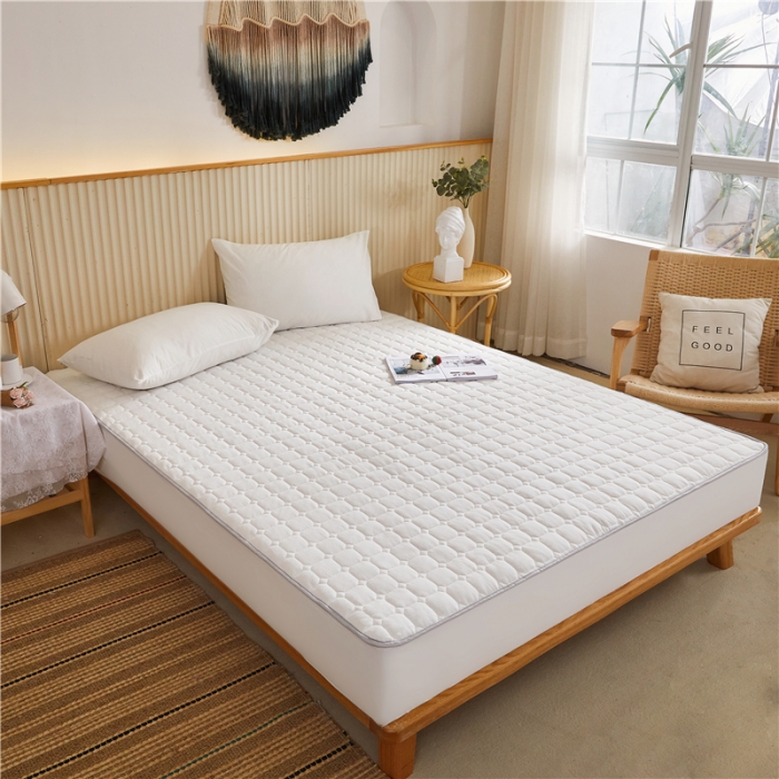 91家纺网 家纺一手货源 找家纺 雪云美A类全棉色织水洗棉床笠夹棉床罩三件套可定制白白白