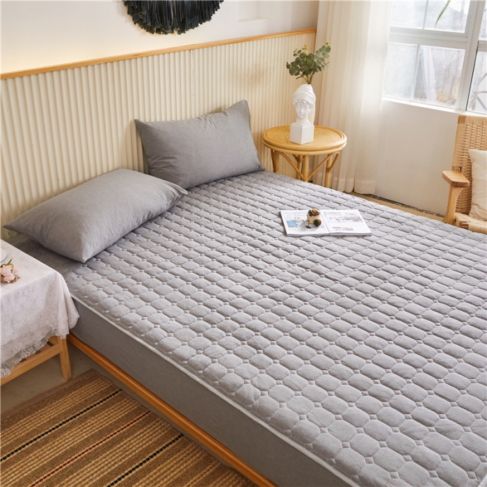 91家纺网 家纺一手货源 找家纺 雪云美A类全棉色织水洗棉床笠夹棉床罩三件套可定制冰山灰