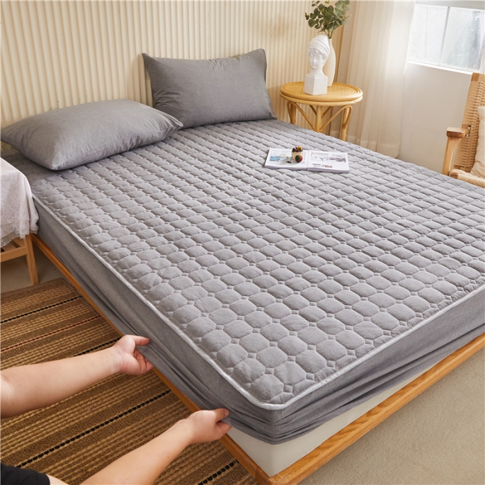 91家纺网 家纺一手货源 找家纺 雪云美A类全棉色织水洗棉床笠夹棉床罩三件套可定制冰山灰