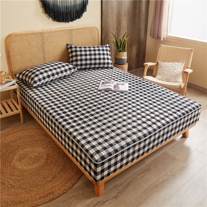 91家纺网 家纺一手货源 找家纺 雪云美A类全棉色织水洗棉床笠夹棉床罩三件套可定制黑白格