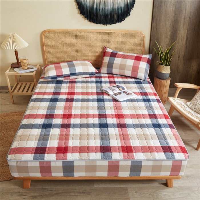 91家纺网 家纺一手货源 找家纺 雪云美A类全棉色织水洗棉床笠夹棉床罩三件套可定制红中格