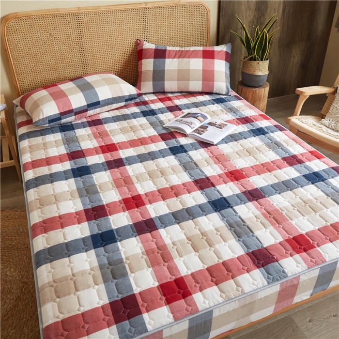 91家纺网 家纺一手货源 找家纺 雪云美A类全棉色织水洗棉床笠夹棉床罩三件套可定制红中格