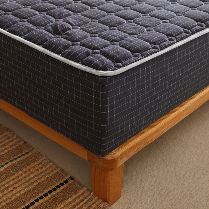 91家纺网 家纺一手货源 找家纺 雪云美A类全棉色织水洗棉床笠夹棉床罩三件套可定制灰小方格