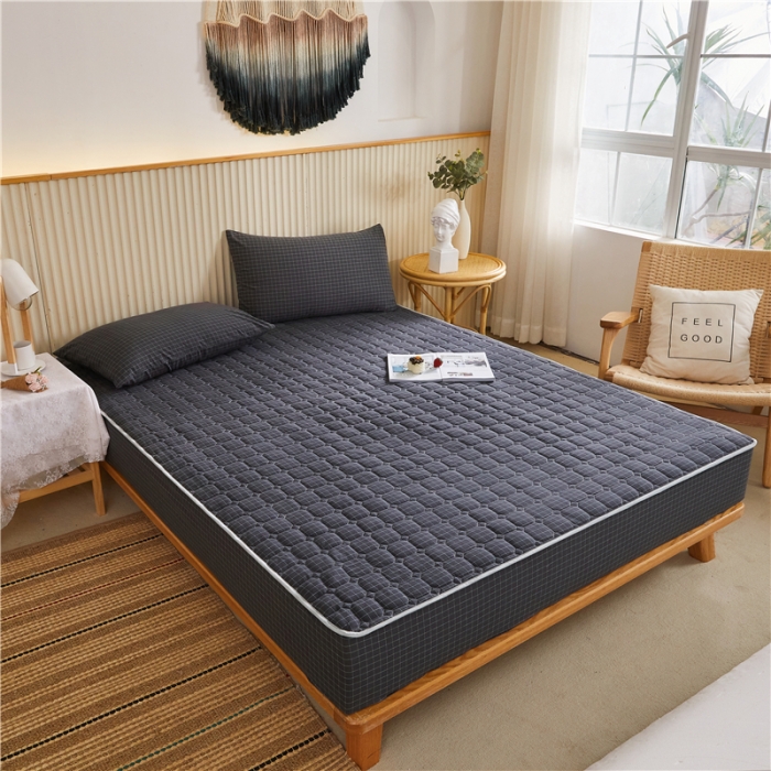 91家纺网 家纺一手货源 找家纺 雪云美A类全棉色织水洗棉床笠夹棉床罩三件套可定制灰小方格