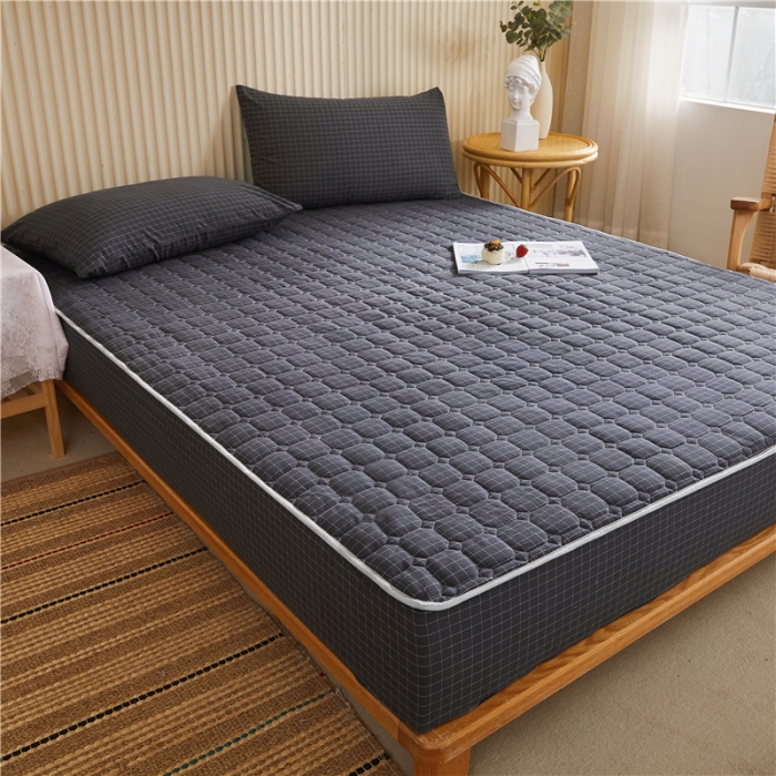 91家纺网 家纺一手货源 找家纺 雪云美A类全棉色织水洗棉床笠夹棉床罩三件套可定制灰小方格