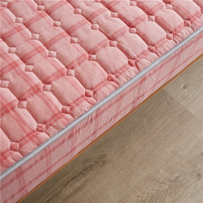 91家纺网 家纺一手货源 找家纺 雪云美A类全棉色织水洗棉床笠夹棉床罩三件套可定制加州粉