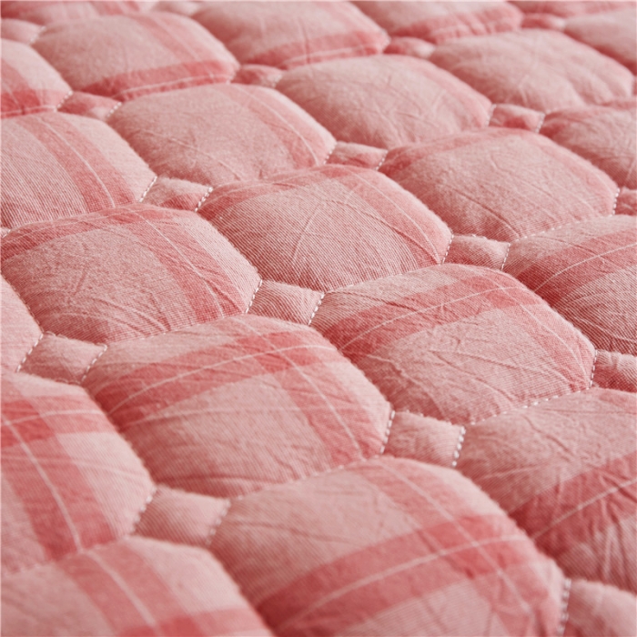 91家纺网 家纺一手货源 找家纺 雪云美A类全棉色织水洗棉床笠夹棉床罩三件套可定制加州粉