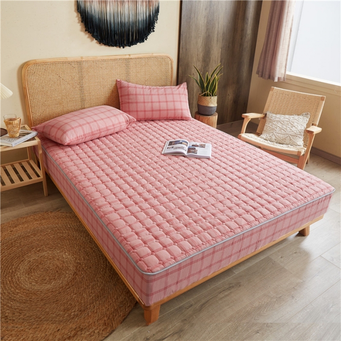 91家纺网 家纺一手货源 找家纺 雪云美A类全棉色织水洗棉床笠夹棉床罩三件套可定制加州粉