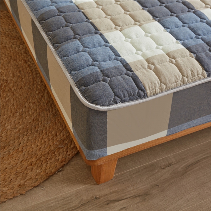 91家纺网 家纺一手货源 找家纺 雪云美A类全棉色织水洗棉床笠夹棉床罩三件套可定制蓝大格