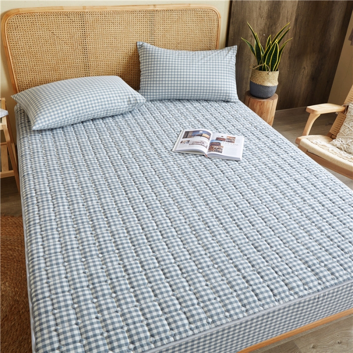 91家纺网 家纺一手货源 找家纺 雪云美A类全棉色织水洗棉床笠夹棉床罩三件套可定制蓝小格