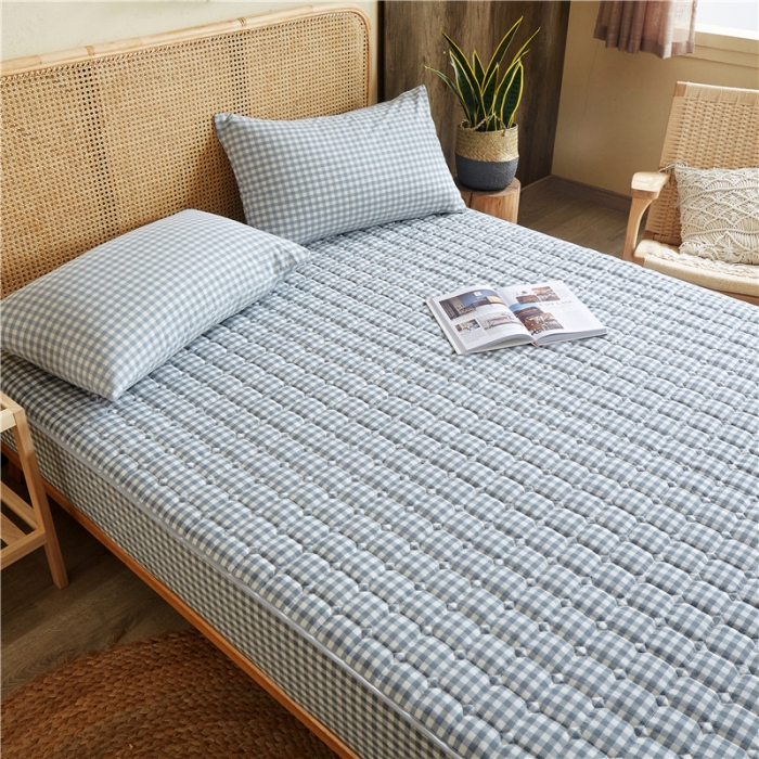 91家纺网 家纺一手货源 找家纺 雪云美A类全棉色织水洗棉床笠夹棉床罩三件套可定制蓝小格