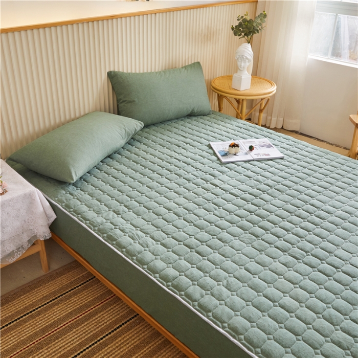 91家纺网 家纺一手货源 找家纺 雪云美A类全棉色织水洗棉床笠夹棉床罩三件套可定制绿青年