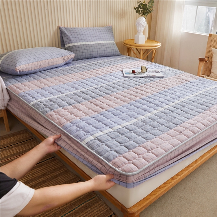 91家纺网 家纺一手货源 找家纺 雪云美A类全棉色织水洗棉床笠夹棉床罩三件套可定制 马丁粉