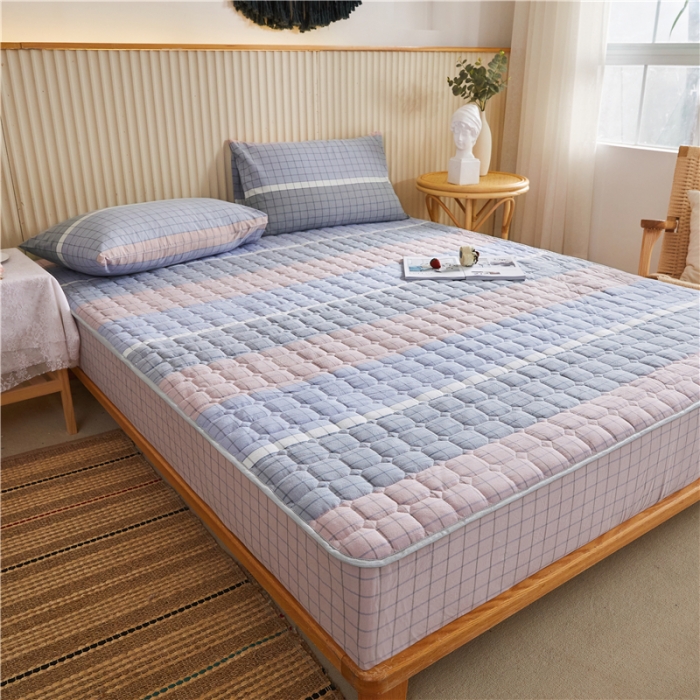 91家纺网 家纺一手货源 找家纺 雪云美A类全棉色织水洗棉床笠夹棉床罩三件套可定制 马丁粉