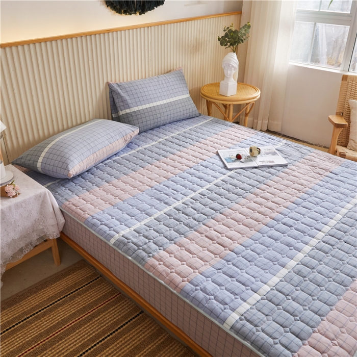 91家纺网 家纺一手货源 找家纺 雪云美A类全棉色织水洗棉床笠夹棉床罩三件套可定制 马丁粉