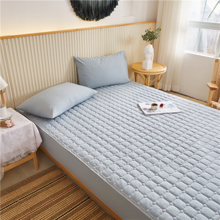 91家纺网 家纺一手货源 找家纺 雪云美A类全棉色织水洗棉床笠夹棉床罩三件套可定制清雅蓝