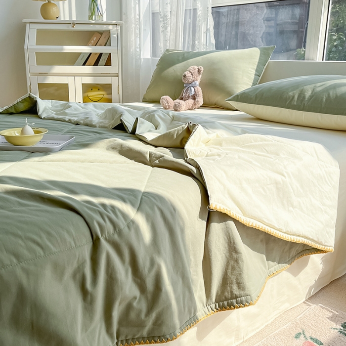 91家纺网 家纺一手货源 找家纺 2022爆款全棉水洗棉贝壳边夏被及夏被四件套 豆绿米黄