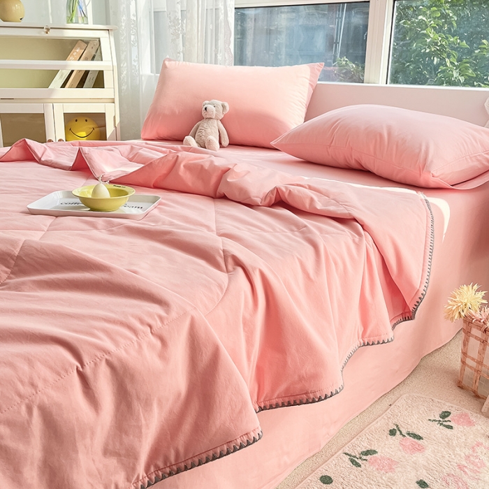 91家纺网 家纺一手货源 找家纺 2022爆款全棉水洗棉贝壳边夏被及夏被四件套 浅粉