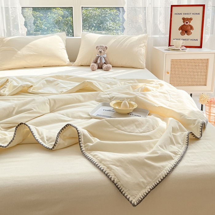 91家纺网 家纺一手货源 找家纺 2022爆款全棉水洗棉贝壳边夏被及夏被四件套 米黄