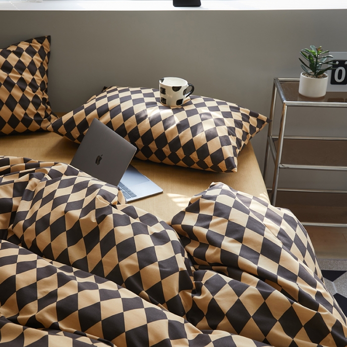 91家纺网 家纺一手货源 找家纺 怡家居 2022新款全棉棋盘格混搭四件套 菱格黑驼