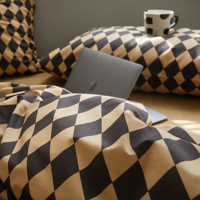 91家纺网 家纺一手货源 找家纺 怡家居 2022新款全棉棋盘格混搭四件套 菱格黑驼
